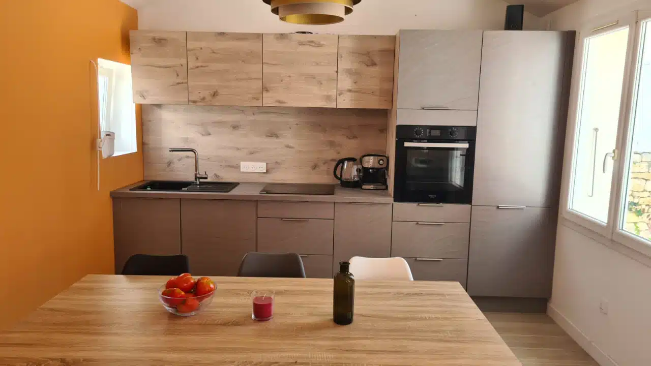 Cuisine équipée, lave-vaisselle et four