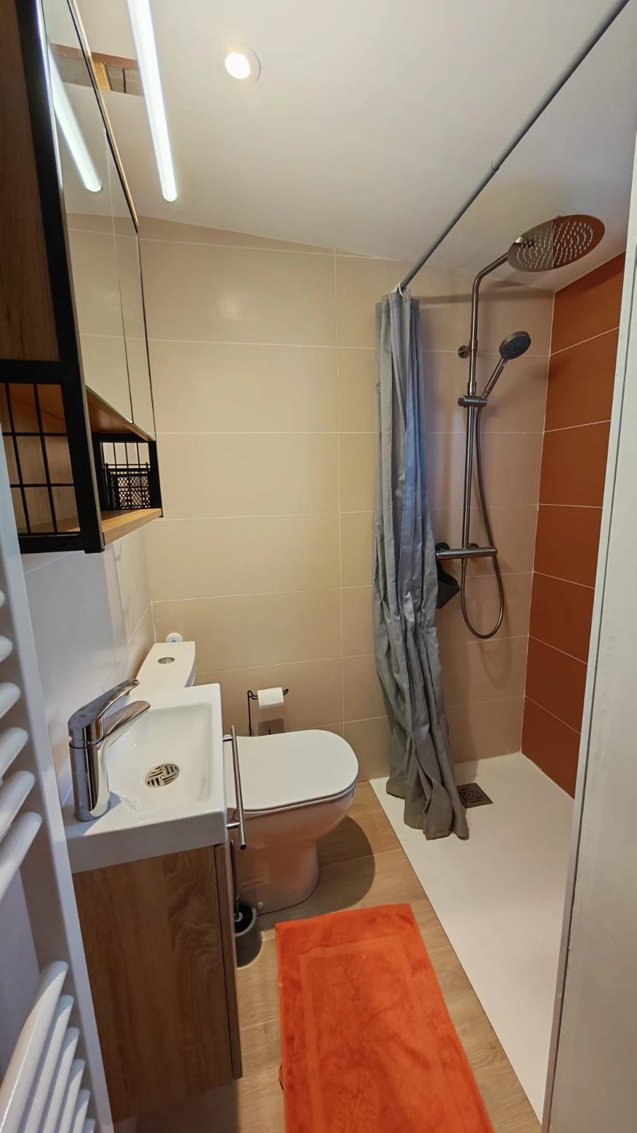 Salle d'eau, douche à l'italienne